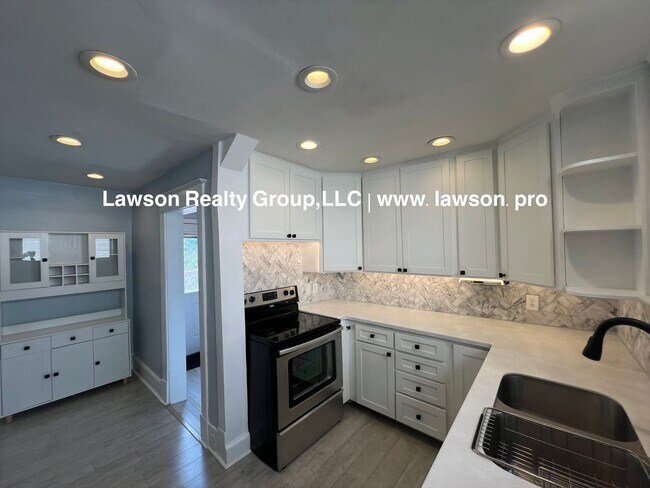 Building Photo - Charming Grandin Court House with Detached Garage and In Law Suite