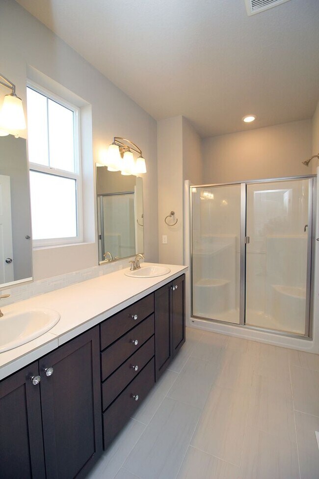 Building Photo - 3923 SE 70th Ave