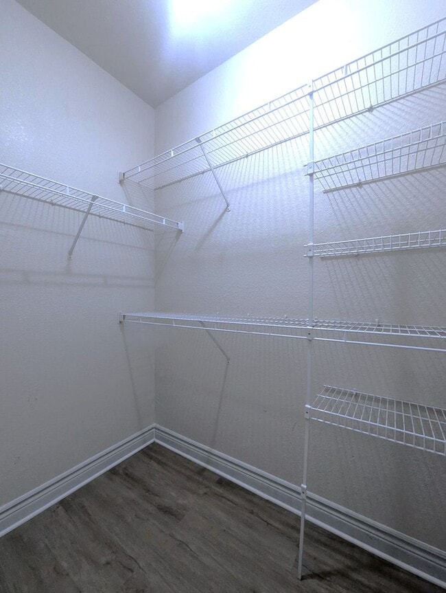 Building Photo - Light, bright and clean!  Includes Balcone...