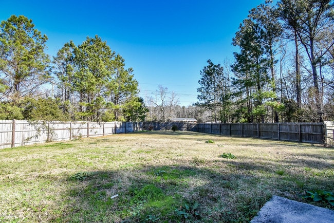 Building Photo - 103 Daphne Dr