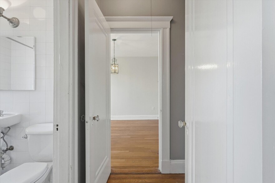 Building Photo - 70 Fenway