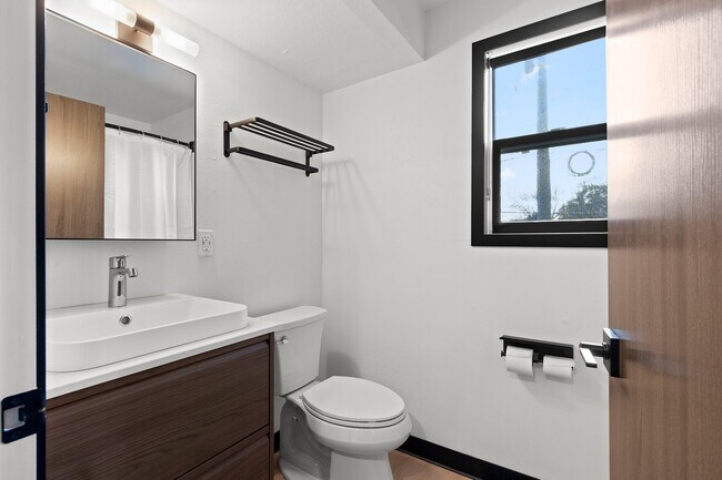 Building Photo - 2804 W Spencer St