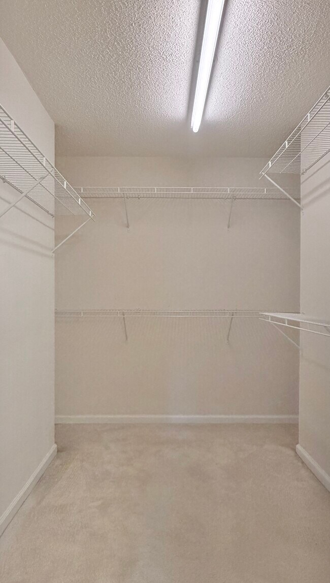 Building Photo - 510 Keeneland Ave