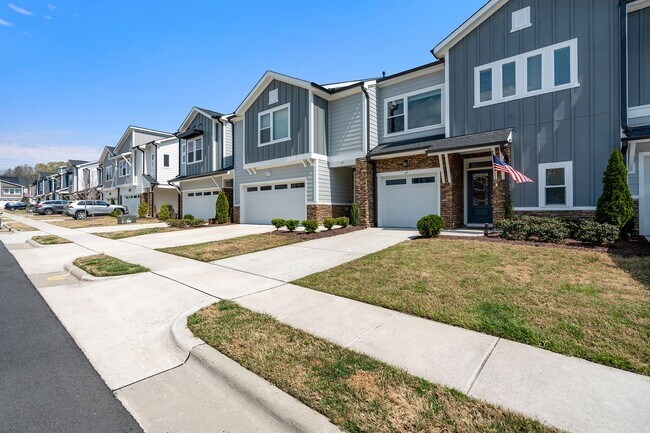 Building Photo - PARK FLEX STAYS - FULLY FURNISHED! Sunlit, Briar Chapel Retreat with Designer Finishes & Resort-S...