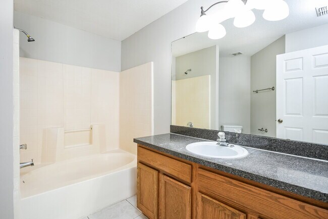 Building Photo - 3356 Kelsey Ln