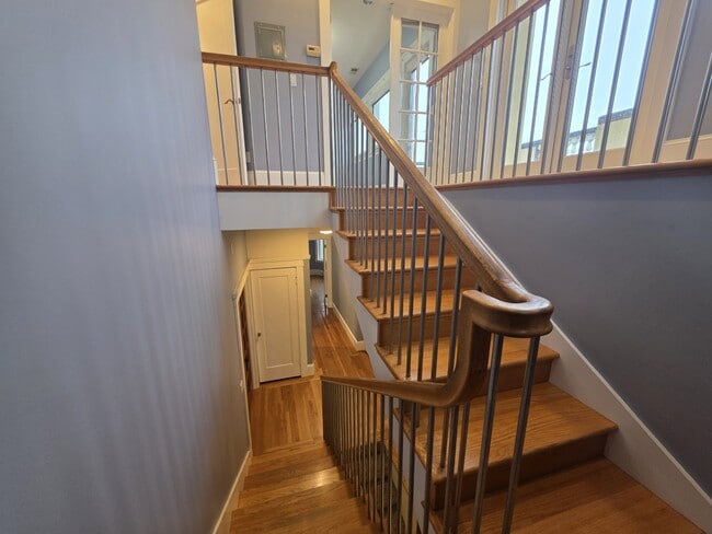 Building Photo - 175 Vasquez Ave