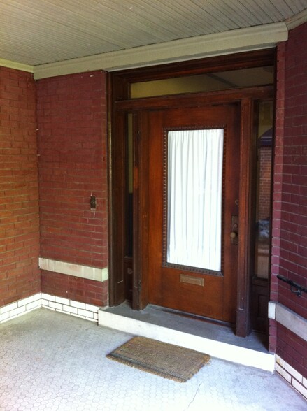 Private Front Entrance - 6110 Waterman Blvd