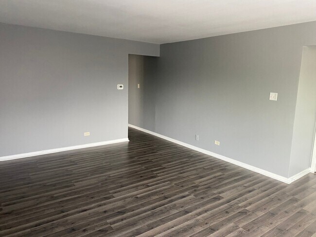 Building Photo - 74 S Yates Ave