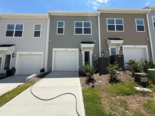 Building Photo - 112 Silver Fir Ln