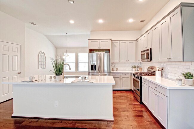 Building Photo - 18802 Majestic Vista Ln