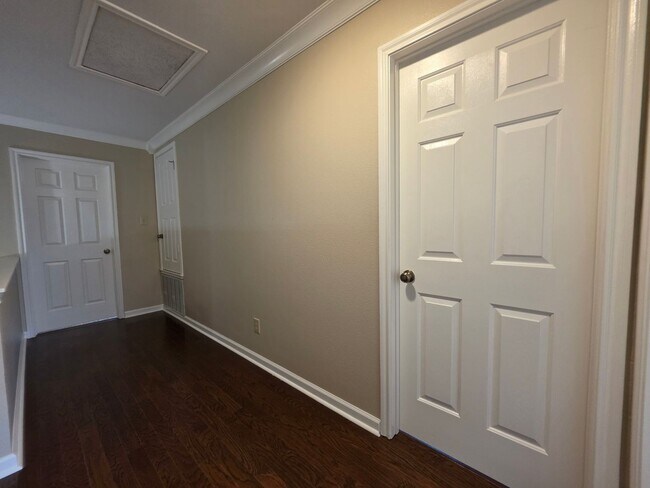 Building Photo - 1407 Blackbridge