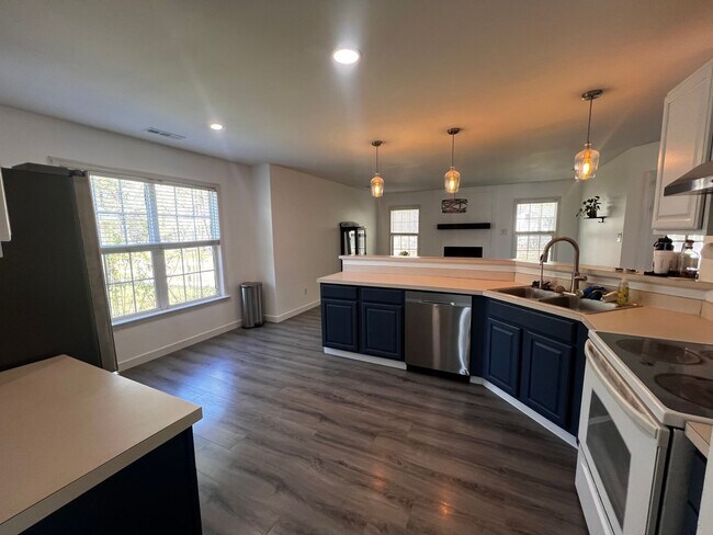 Building Photo - 106 Dunwoody Dr