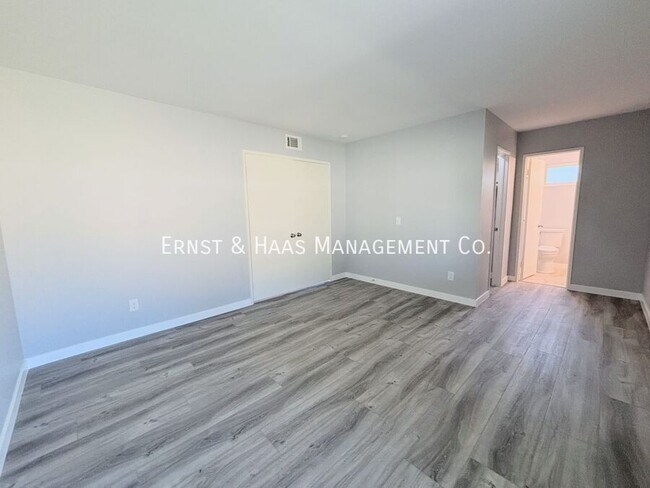 Building Photo - 11353 Agnes St