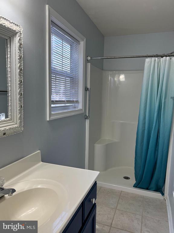 Building Photo - 4 Margate Ct