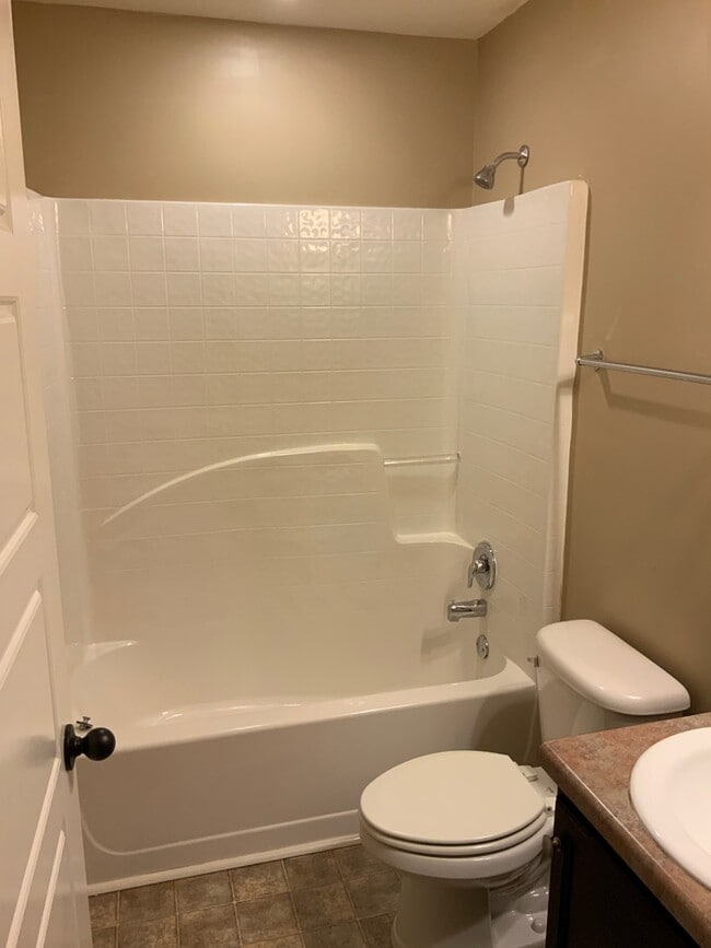 Building Photo - Price Reduction. Chelsea Park!!!  4 Bedroo...