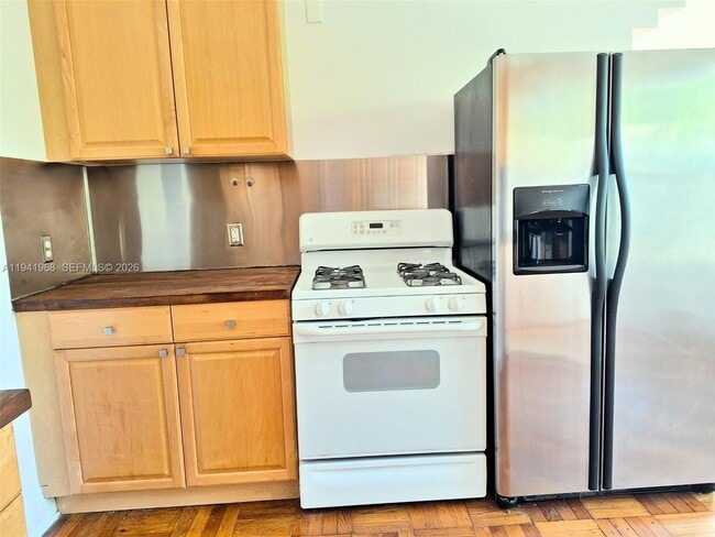 Building Photo - 4035 Meridian Ave