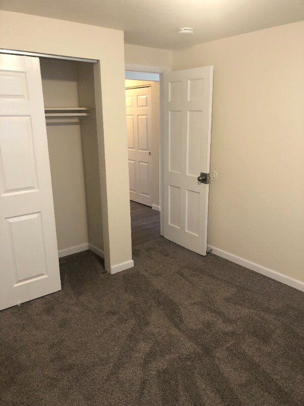 Building Photo - 1026 17th Ave