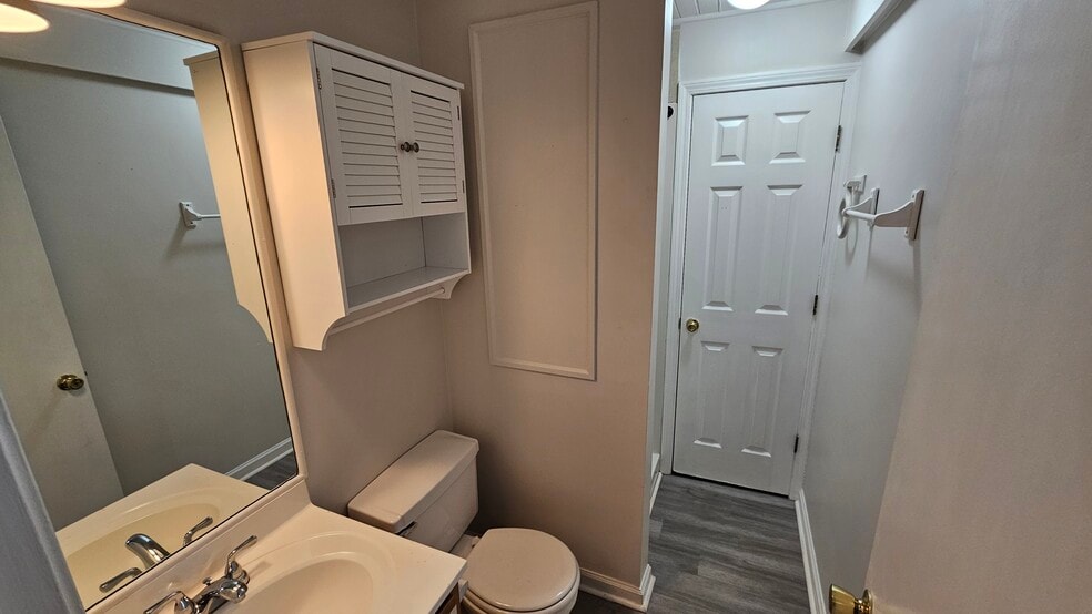 Building Photo - 212 Thurston Dr NW