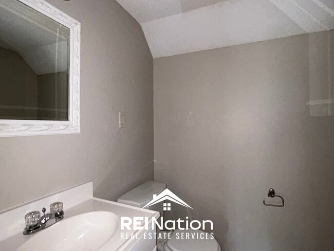 Building Photo - 7250 Leeward Cove