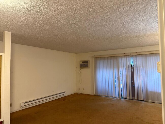 Building Photo - 262 Academy Ave