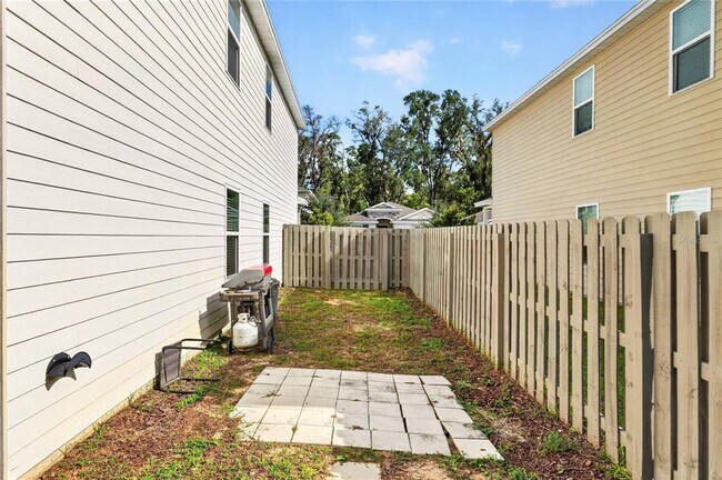 Building Photo - 13633 NW 14th Pl