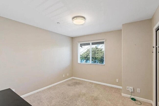 Building Photo - 108 Balbach St