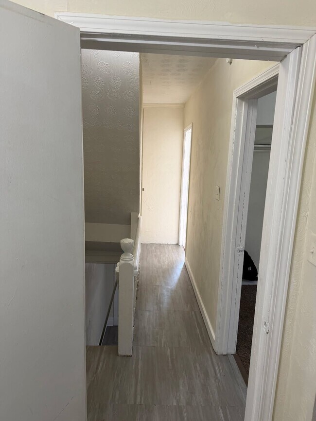 Building Photo - 730 Middle Ave