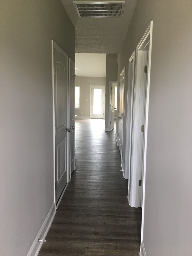 Building Photo - 2 Bed/ 2 Bath Townhome - 7 Minutes from Fort Gordon!