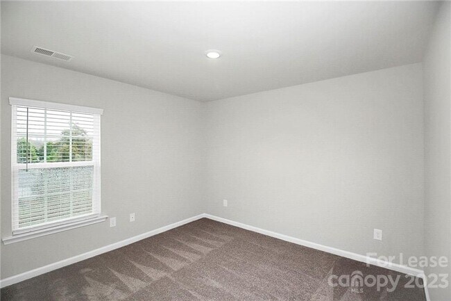 Building Photo - Stunning Almost New Home in desirable Chat...
