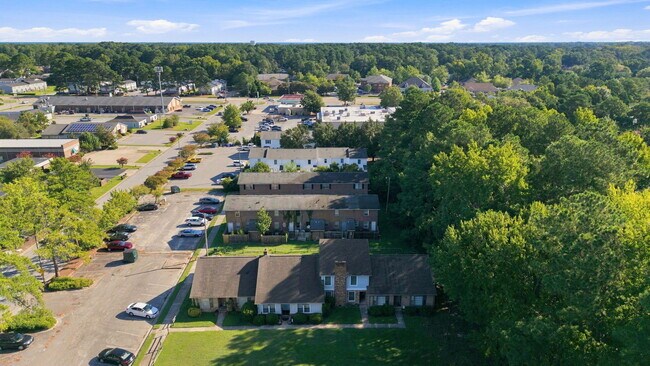 Building Photo - 126 Oakmont Dr