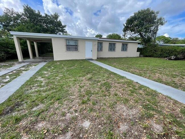Building Photo - 1685 NW 131st St