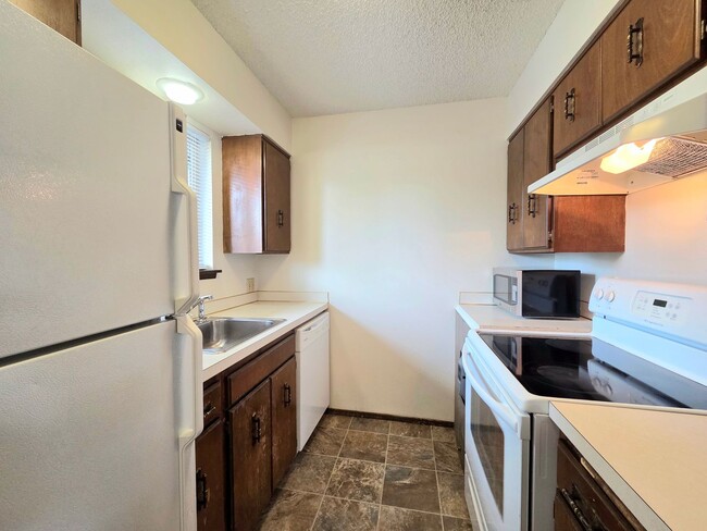 Building Photo - 407 Oregon St