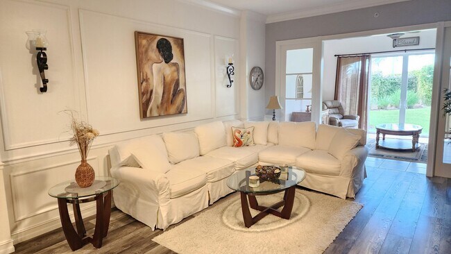 Building Photo - 35 Harbour Isle Dr W