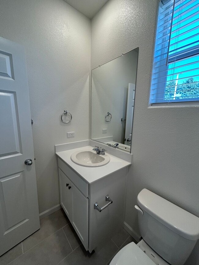 Building Photo - Beautiful Newer 4 Bedroom Home in Aspen-Sequoia Trails with Solar!