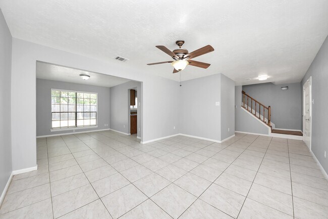 Building Photo - 16006 Autumn Falls Ln