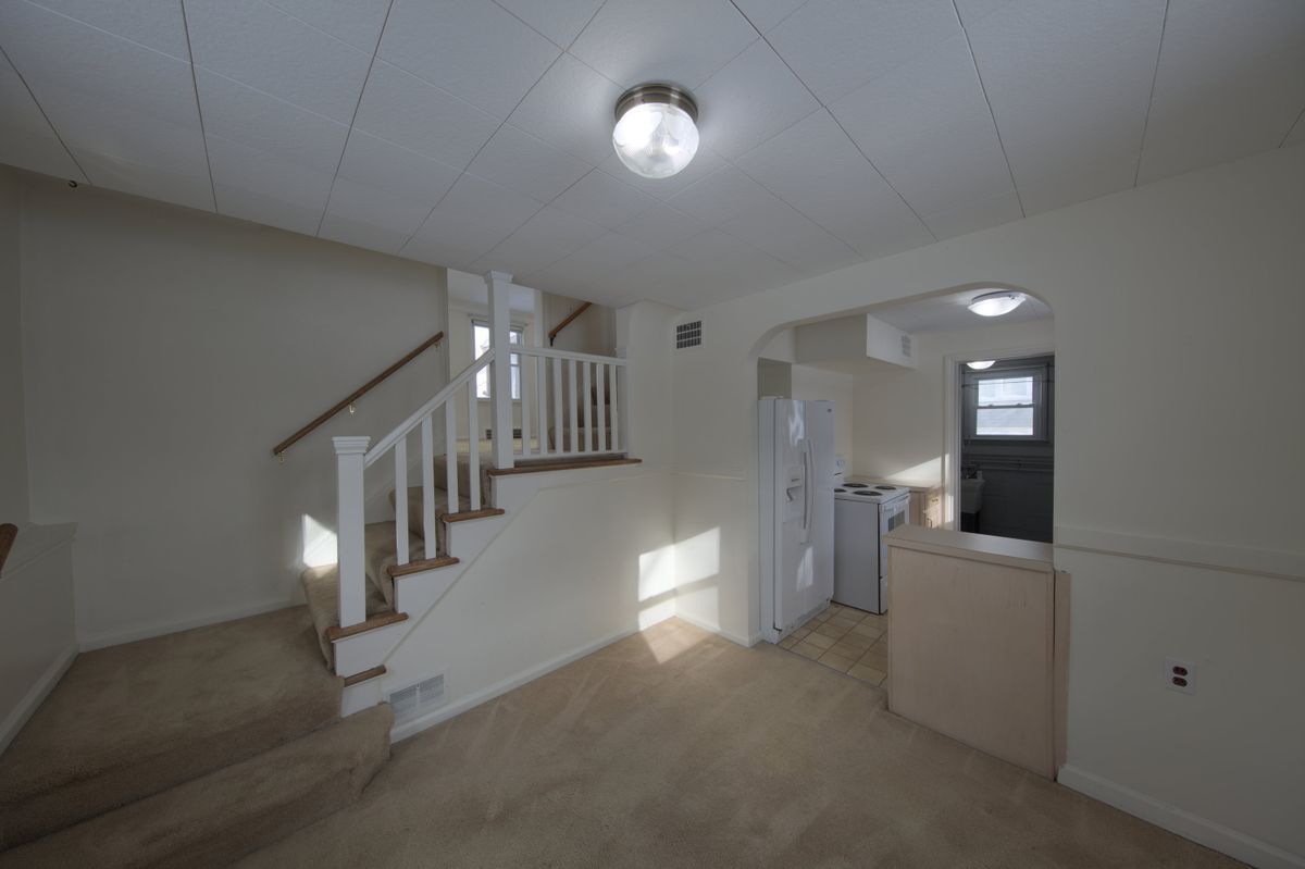 Building Photo - 9249 Whitall Ln