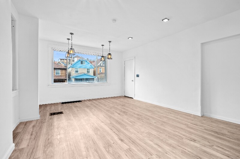 Building Photo - 2811 Brentwood Ave