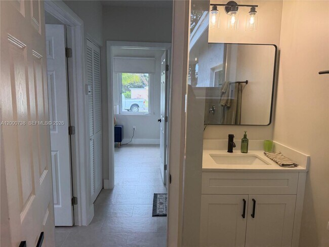 Building Photo - 20111 Gulfstream Rd