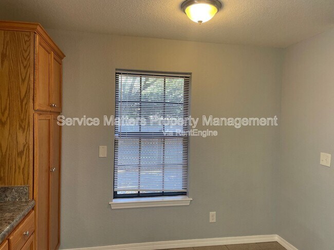 Building Photo - 5067 Serry Ln