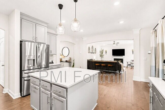 Building Photo - 2218 Idol Rock Dr