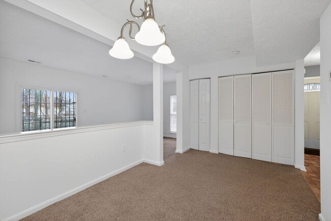 Building Photo - 2710 Red Oak Ln