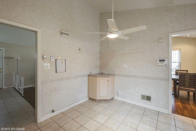 Building Photo - 614 Leamington Ave