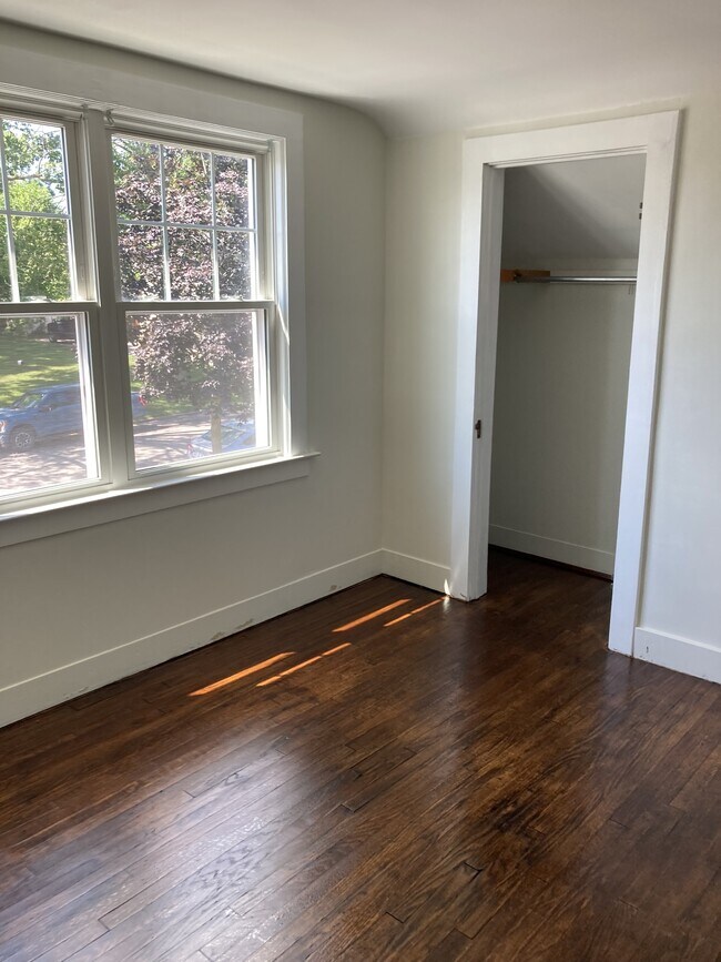 Building Photo - 308 Snyder Ave