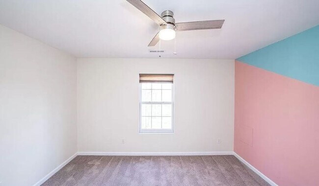 Building Photo - 4 Bdrm / 2.5 Bath Beautiful Lake Home at Central Virginia's largest Community