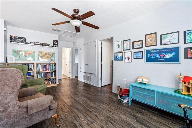 Building Photo - 7417 Elk Pass Dr