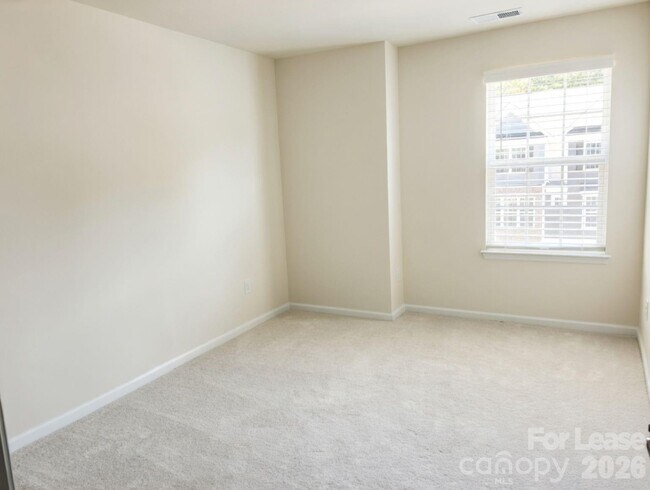 Building Photo - 1115 Bandon Dr