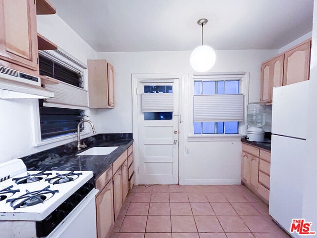 Building Photo - 1120 20th St