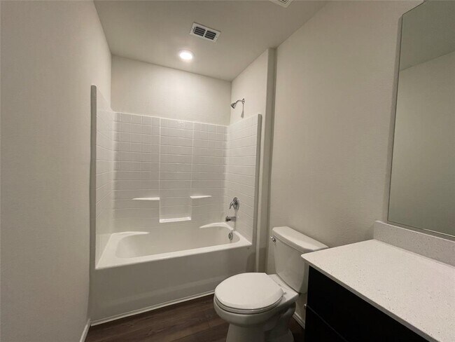 Building Photo - 1204 Lady Bird St