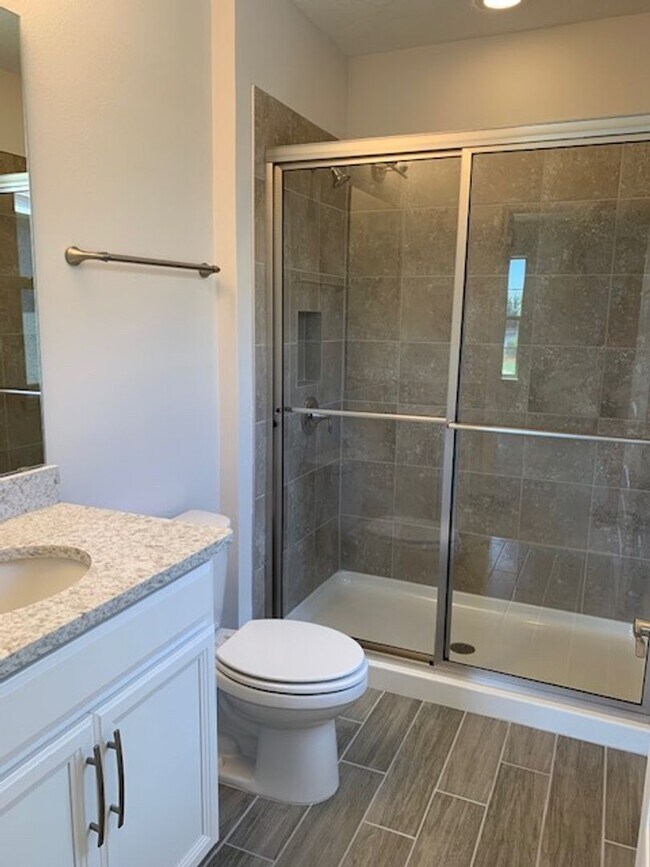 Building Photo - SPECTACULAR MODERN HOME!!Relaxing water views from the back of this beautiful home- MOVE IN Septe...