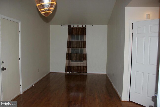 Building Photo - 10173 Yorktown Way